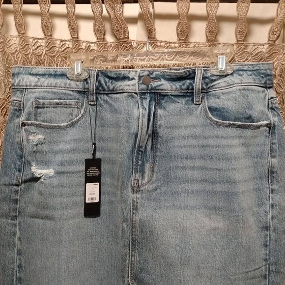 NWT 🔥 Fashion Nova Open to it denim midi skirt, WPL 2X - Picture 3 of 9